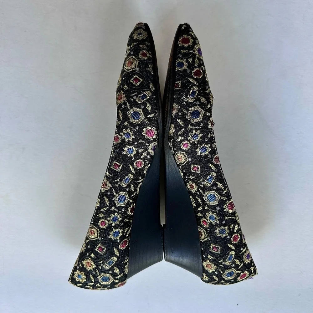 Vintage Bruno Magli Jacquard Brocade Multicolor Metallic Low Heel Wedge 37.5 7.5